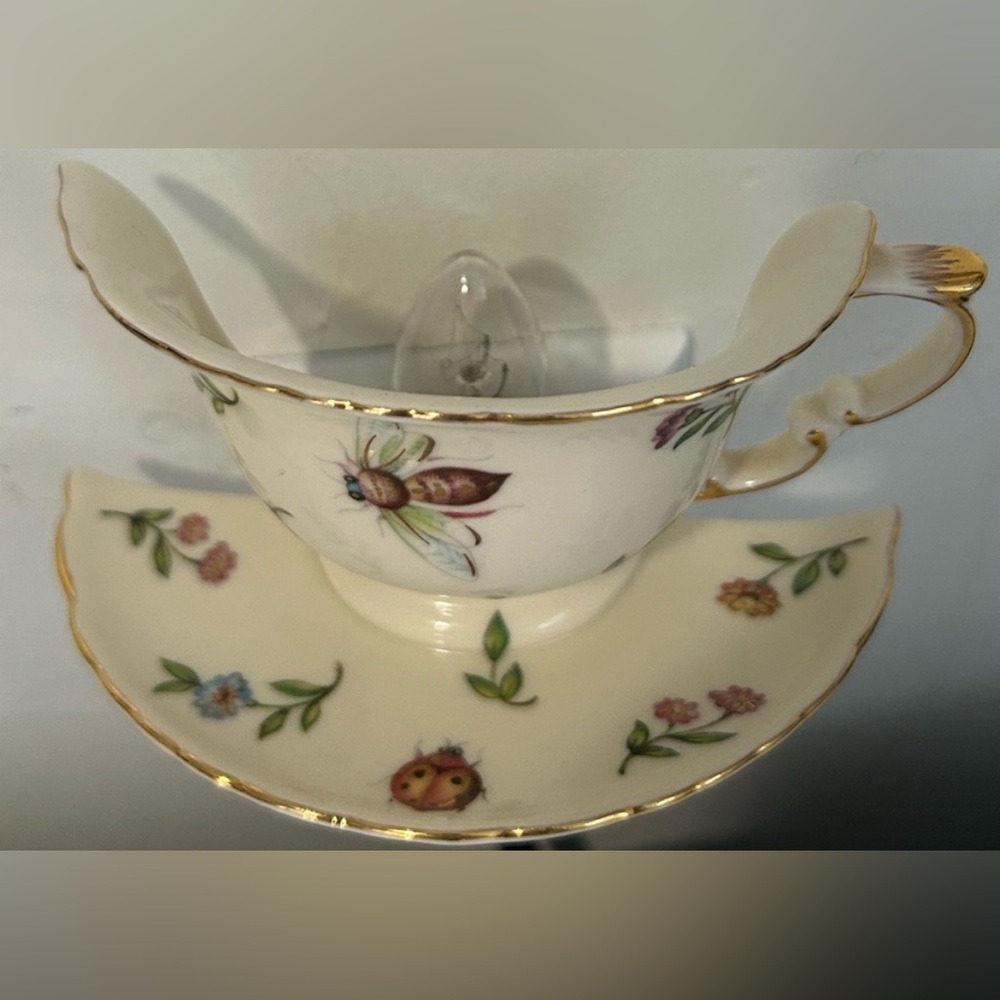 SKYE MCGHIE PORCELAIN TEACUP NIGHT LIGHT ‘GARDEN WHISPERS’ FLORAL BEE PLUG IN - Picture 3 of 8